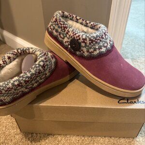 NWT Clarks Rose faux fur-lined slippers, size 8M